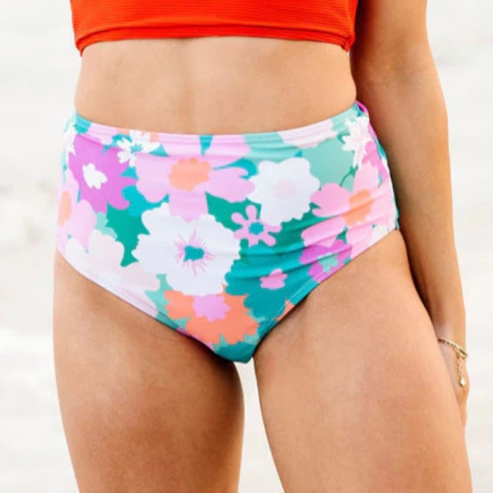 Mid Rise Bottoms in Oasis Floral
